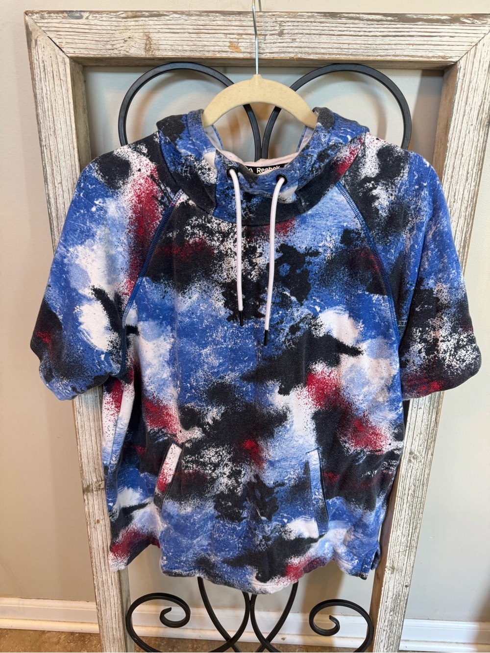 Reebok Short Sleeve Hoodie Sweatshirt Mens M Abstract Paint Splatter Blue